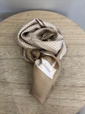 Foulard En Soie motif carrés