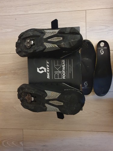 Paire chaussures cycliste - de,