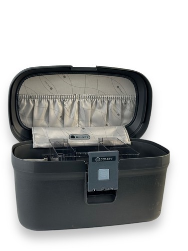 Vtg delsey black cosmetic - black,