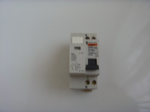 Disjoncteur differentiel a - 15,