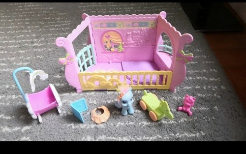 Chambre nursery petit poney