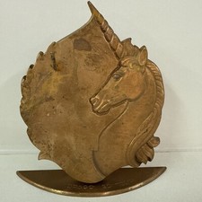 Médaille Plaque Présentoir Licorne À Identifier Militaire Drago