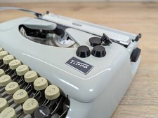 Pieds de machine à écrire