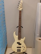Guitare basse électrique aria - guitare,