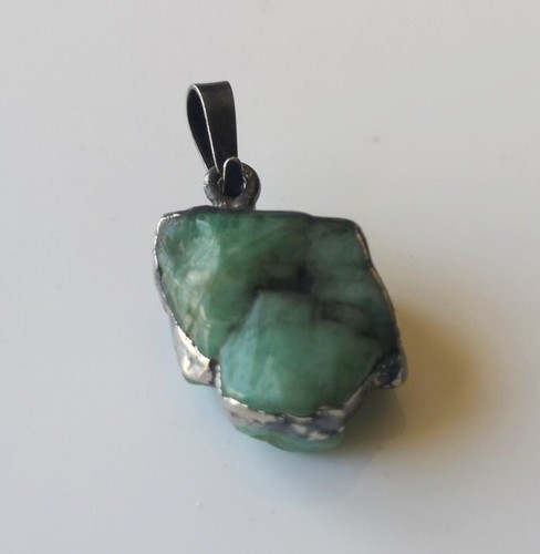 Pendentif emeraude brute - en,