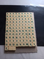 Lettres de scrabble (102) COMPLET( Chacun a son mot à dire). Et LUXE. VERT. 200