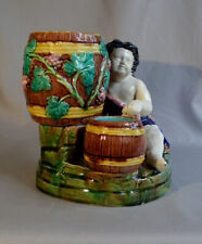 statuette barbotine 1900 1920 , grappe vigne, sarreguemines ? thomas sergent ?