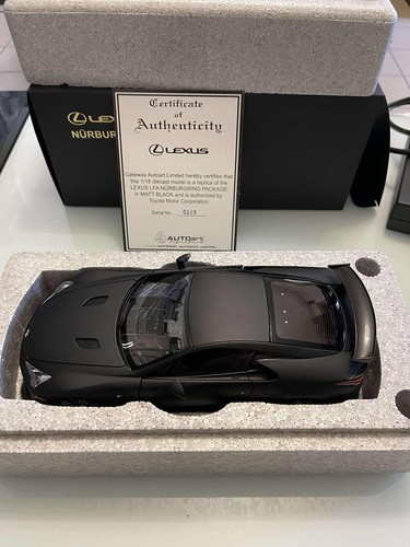 Autoart lexus lfa - 1/18,