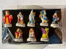 Série complète de 8 fèves neuves MERLIN de 2015