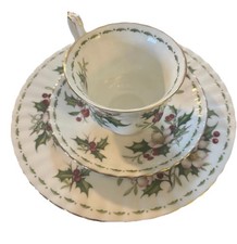 Trio Royal Albert December