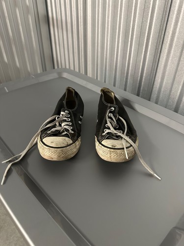Well worn and used size - used, 9