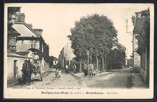 CPA Savigny-sur-Orge, Grandvaux, La Croix, scène de rue avec calèche et passant 