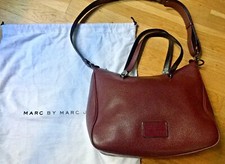 Un sac en cuir Marc Jacobs, couleur bordeaux
