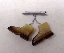 Broche ancienne en corne