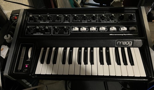 Moog micromoog synthesizer - micromoog,
