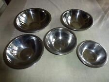 SET DE 5 BOLS SALADIERS EN INOX