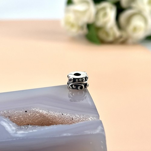 Charm pandora argent - en, clip