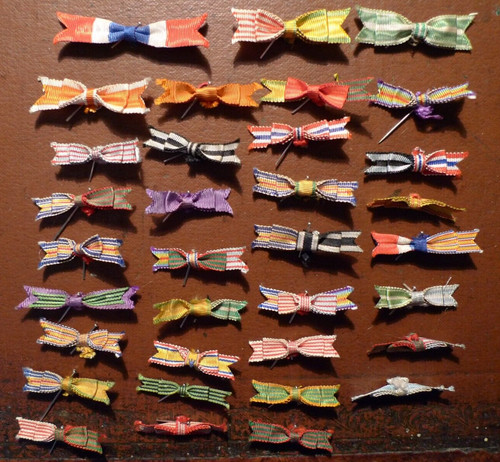 Lot rubans boutonniere - 34,