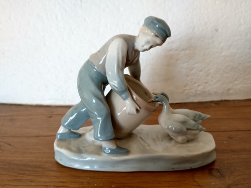 Jolie ancienne figurine en - ancienne,