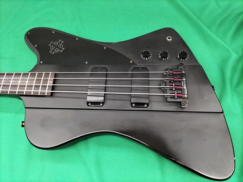 Guitare basse électrique