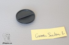 CACHE PILES BATTERY POUR GOSSEN SIXTAR 2