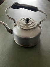 Ancienne Bouilloire Dans Son Jus 