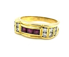 MAGNIFIQUE BAGUE OR 18 CARATS - Rubis et diamants 0,60 carat - 5,12 g