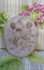 Bas relief Amours plâtre