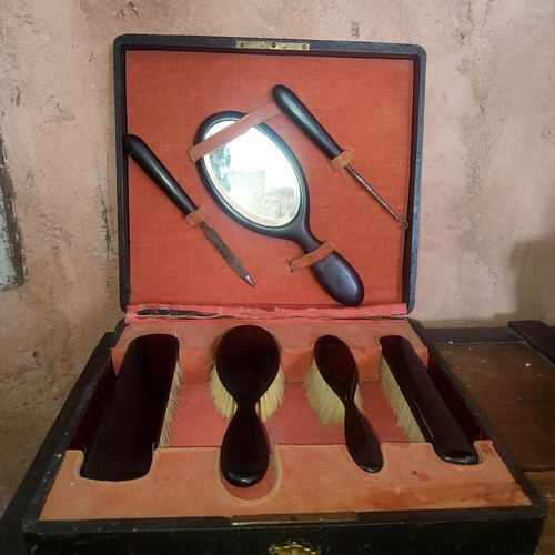 Necessaire toilette - necessaire,