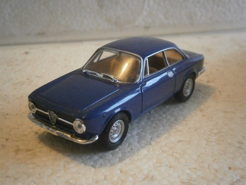 Voiture miniature alfa romeo - alfa,