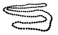 ancien sautoir rétro, perles noires à facettes renvoyant bien la lumière TBE