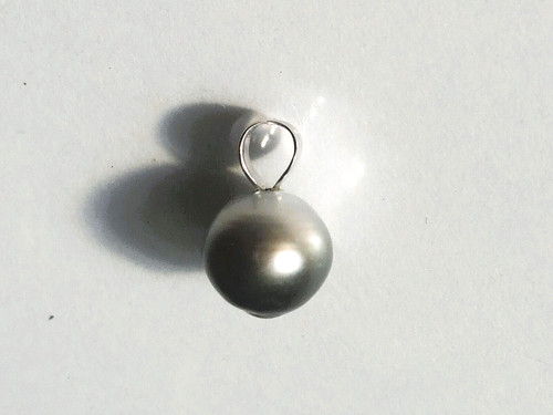 Petit pendentif avec perle - pendentif,