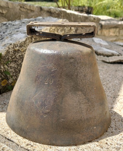 Rare grosse cloche - rare, pour