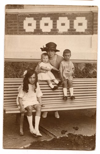 Femme enfants assis sur un - femme,