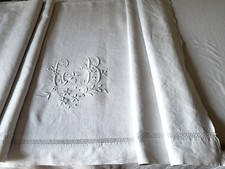 N25 Ancien drap en lin brodé