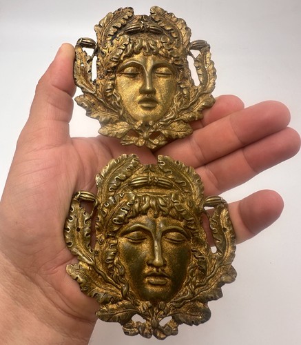 Paire mascarons décoratifs - de,