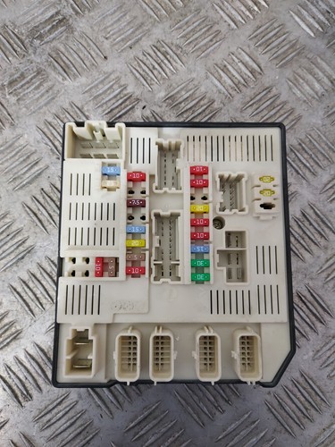 Boitier fusible usm renault - fusible,