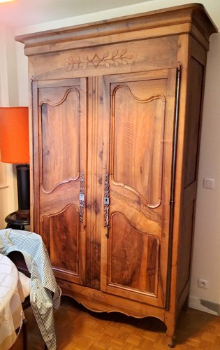 Grande armoire régionale