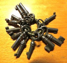 CLES MINIATURES XIXème pour COFFRETS LOT de 13 CLES DIVERSES