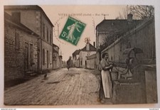Vitry le Croisé (Aube) - Rue Neuve - Femme Puissant de l'Eau au Puit