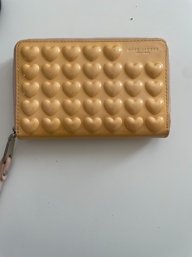 Marc jacobs embossed solid - embossed,