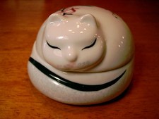  ELIZABETH ARDEN CAT TRINKET