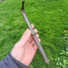 04K2 ANCIEN OUTIL PIED DE ROI
