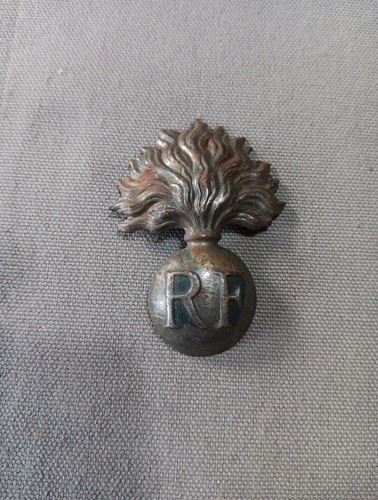 Authentique insigne casque - de,