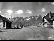 VALLS ANDORRA (ANDORRE) PEUGEOT 403 controlée , DOUANE POSTE de POLICE en 1961