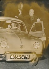 Maurice Chevalier 1956 - Au Volant de sa Dauphine - PR 124