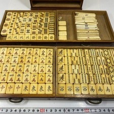 Ensemble de mahjong ancien