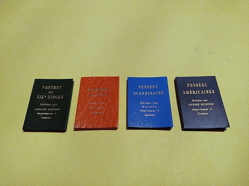 Livres minuscules pensées - minuscules,