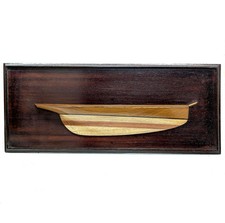 Demi coque profilée de bateau