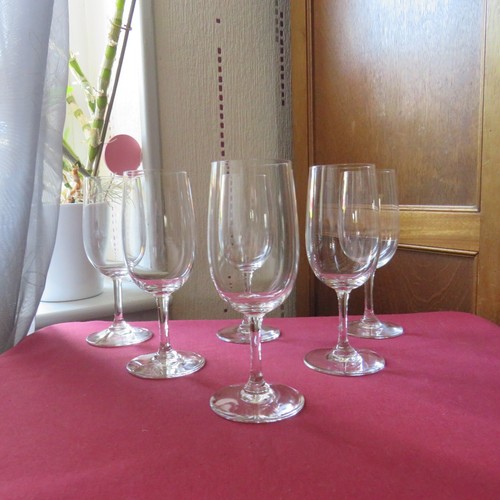 Verres vin blanc en - à,